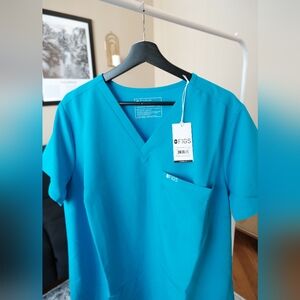 SOLD Figs Catarina One-Pocket Scrub Top Teal **NEW WITH TAGS**